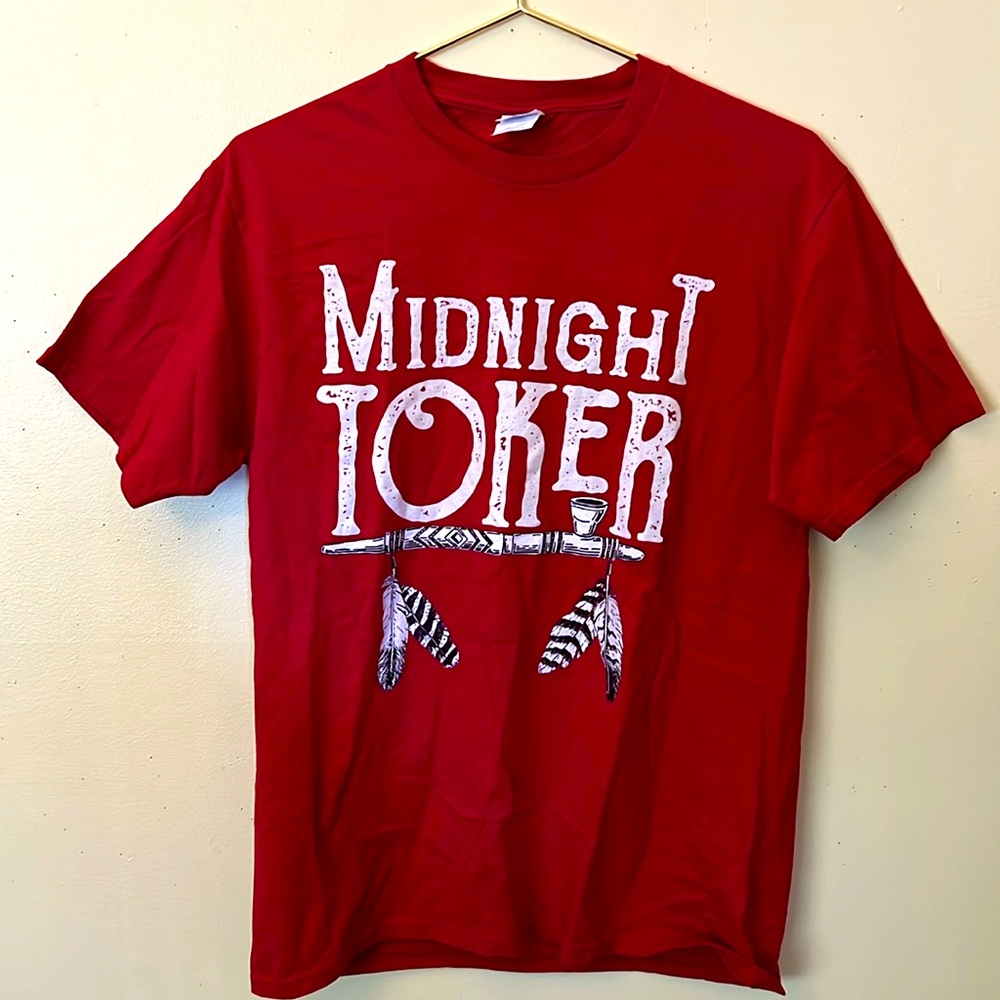 If you got it, smoke it! Midnight Toker T with peace pipe